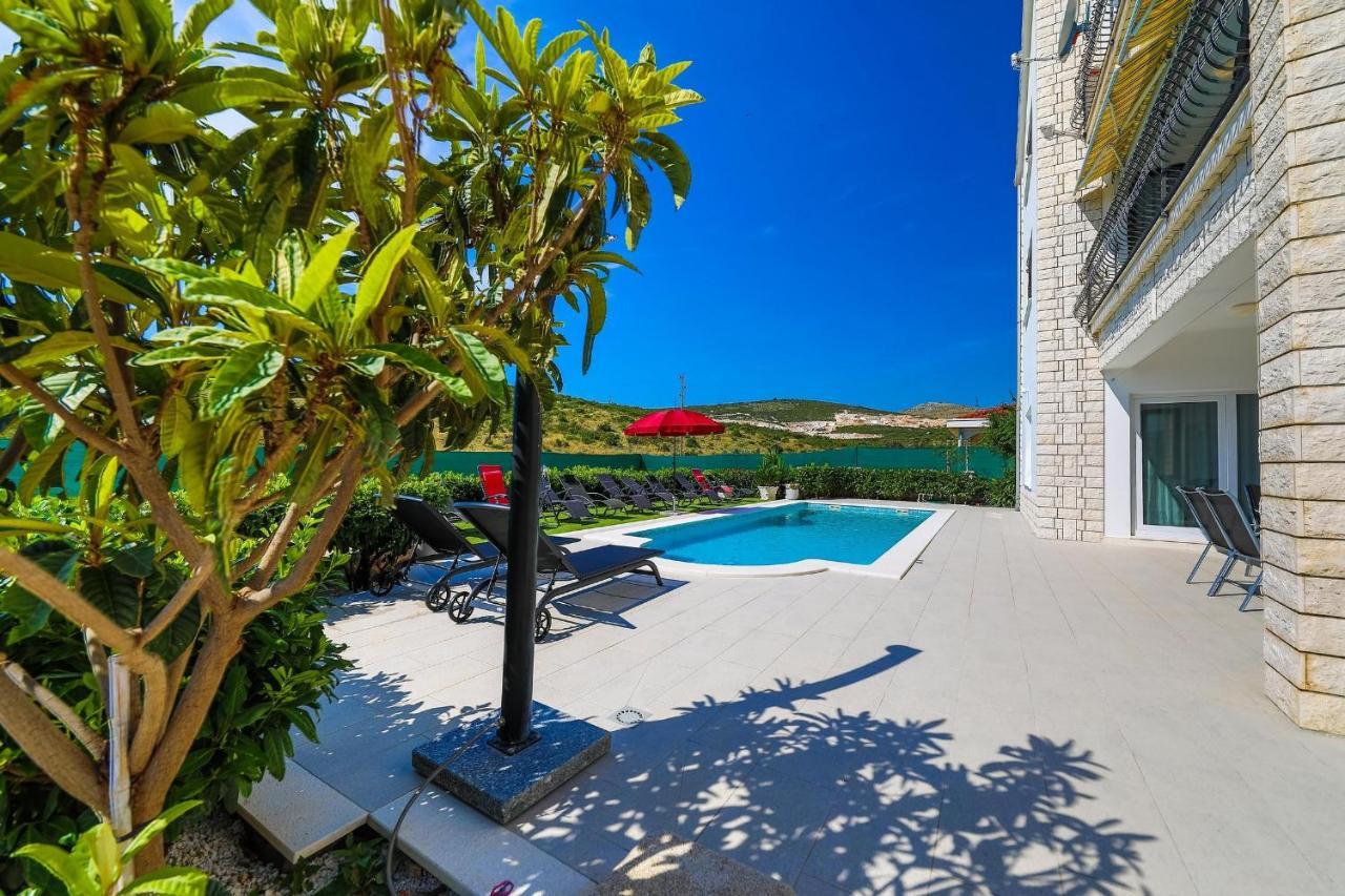 Villa Olivia Trogir Exterior photo